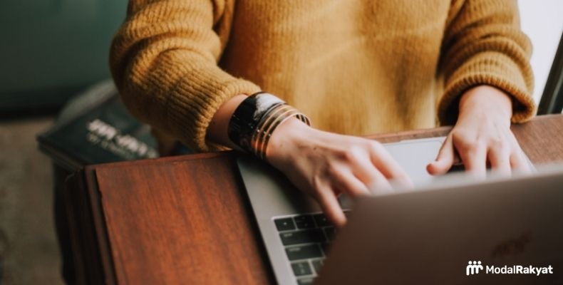 Sistem HRIS Perusahaan